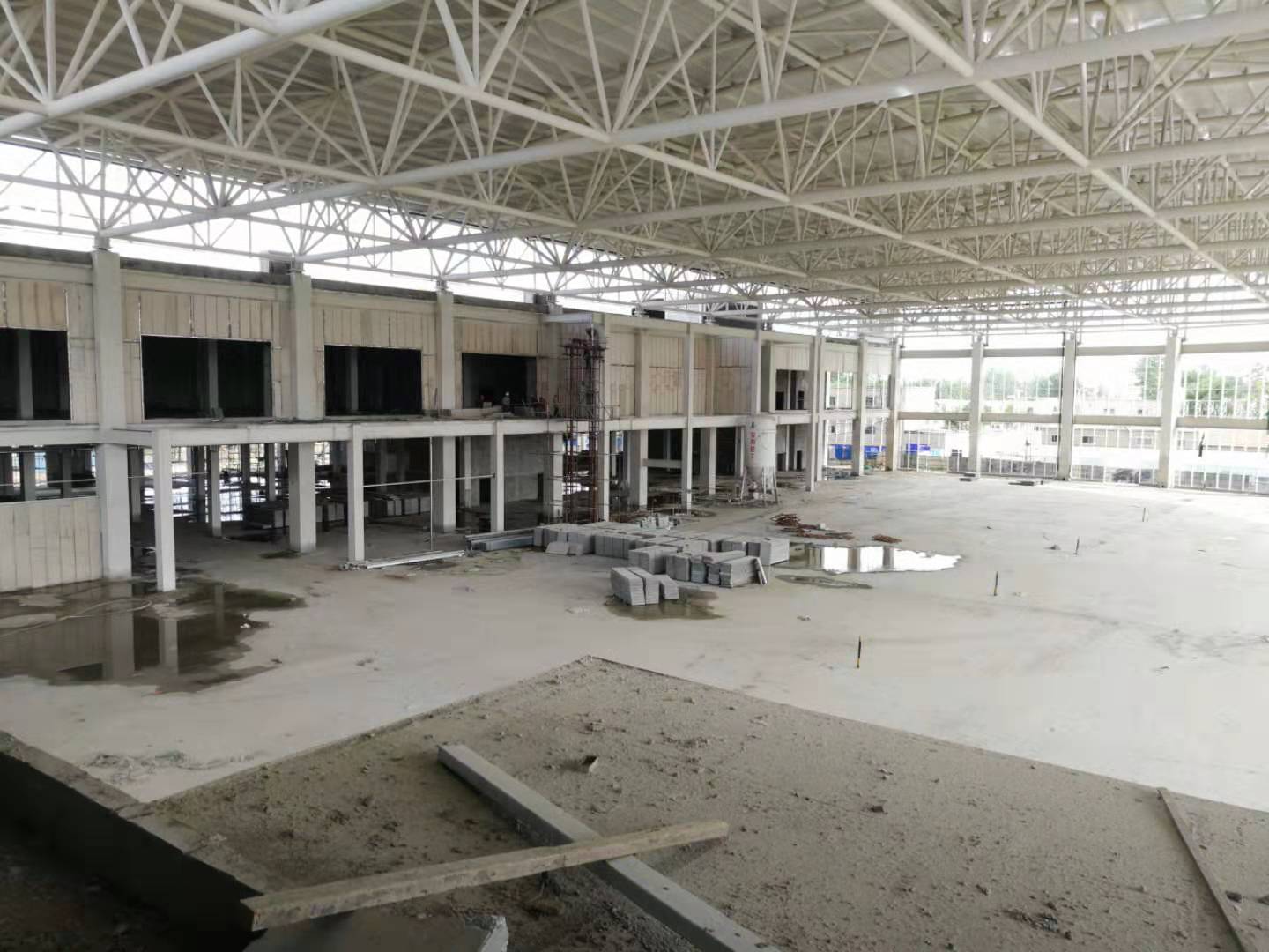 轻质隔墙板